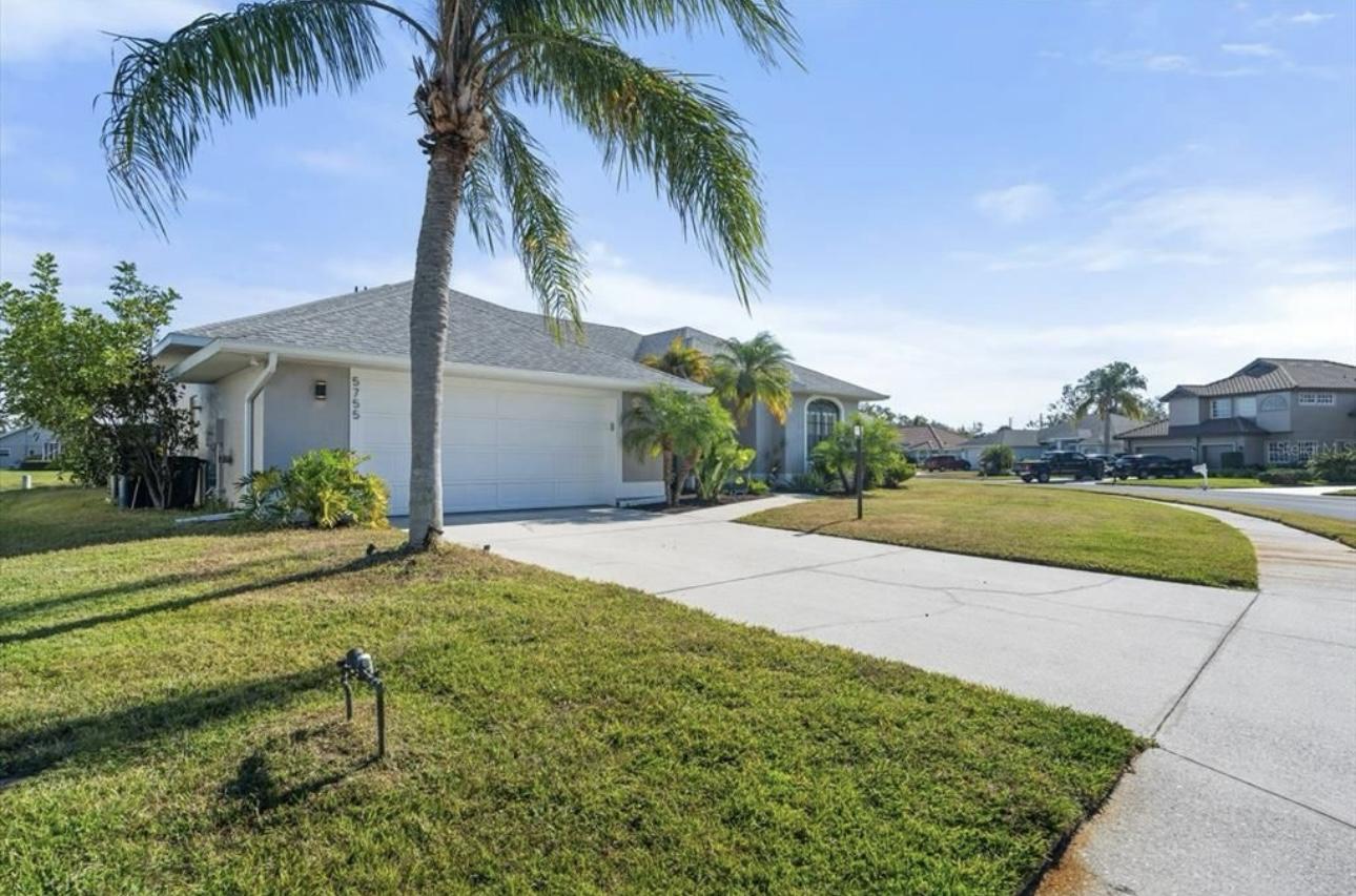 5755 Carriage Dr, Sarasota, FL, 34243