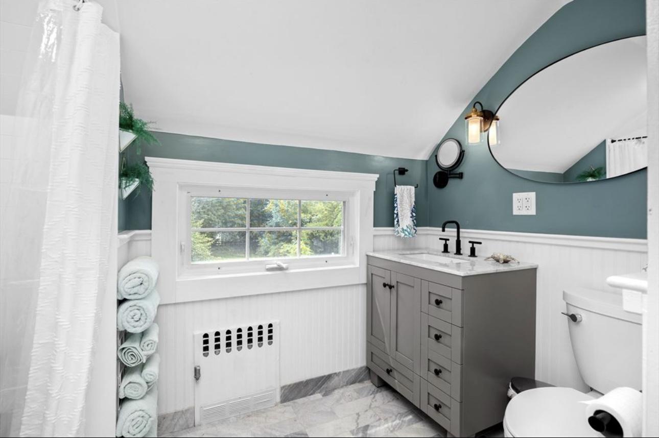 17 Free St, Hingham, MA 02043