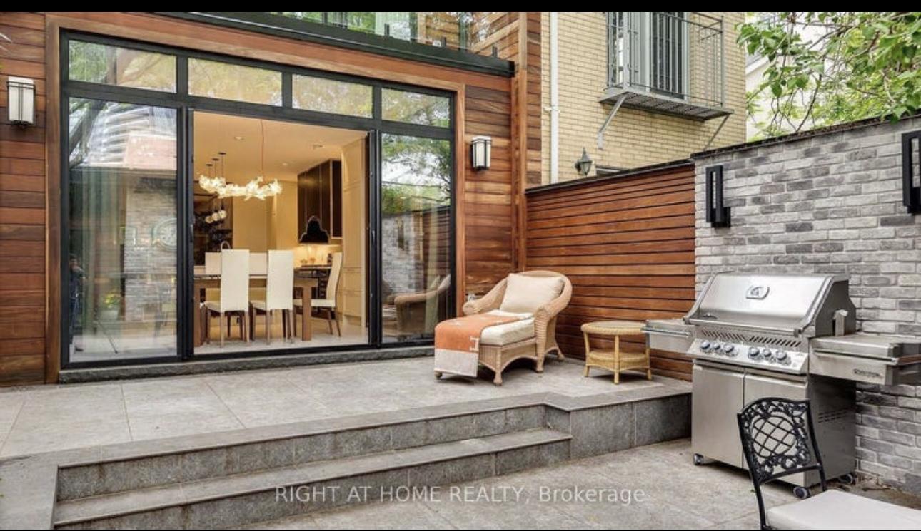 53 Hazelton Avenue, Toronto, Ontario M5R2E3